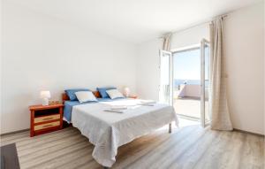 Posteľ alebo postele v izbe v ubytovaní Cozy Apartment In Suvi Potok, Jesenice,