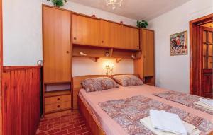 Posteľ alebo postele v izbe v ubytovaní Awesome Apartment In Crikvenica