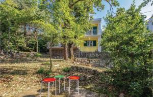 Κήπος έξω από το 3 Bedroom Stunning Home In Crikvenica