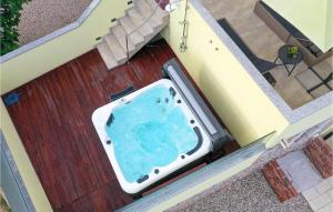 Imagine din galeria proprietății Villa Holiday Home Tos în Risika