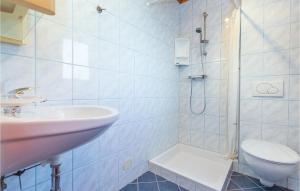 Koupelna v ubytování Cozy Apartment In Crikvenica