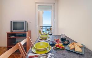 Jedlo v apartmáne alebo blízkom okolí + 10 fotografií