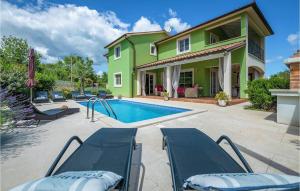 Bazén v ubytování Villa Branka nebo v jeho okolí