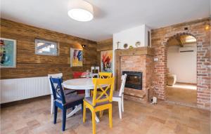 Imagine din galeria proprietății Two-Bedroom Holiday Home In Zagreb în Zagreb