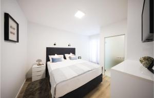 Posteľ alebo postele v izbe v ubytovaní Beautiful Apartment In Zadar With Wifi