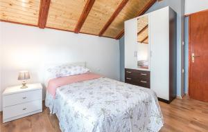 Posteľ alebo postele v izbe v ubytovaní 3 Bedroom Stunning Apartment In Skradin