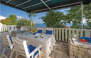 Balkón alebo terasa v ubytovaní Holiday Home Okrug Gornji With Sea View 06