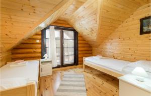 Posteľ alebo postele v izbe v ubytovaní 4 Bedroom Beautiful Home In Otocac