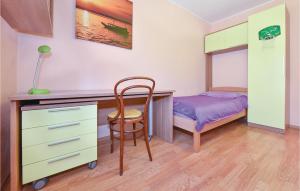 Posteľ alebo postele v izbe v ubytovaní Three-Bedroom Holiday Home In Sibenik