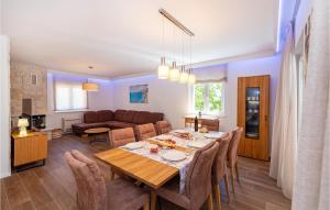 Posezení v ubytování Pet Friendly Home In Privlaka