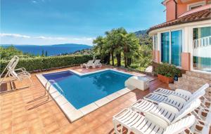 Piscina de la sau aproape de 5 Bedroom Gorgeous Home In Opatija