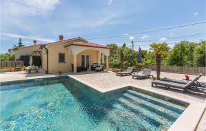 Bazén v ubytování Holiday Home Vrecari 27 nebo v jeho okolí