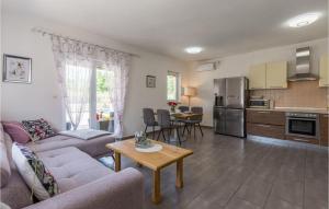 Kuchyň nebo kuchyňský kout v ubytování Holiday Home Vrecari 27