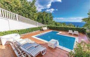 Piscina de la sau aproape de 5 Bedroom Gorgeous Home In Opatija +42 fotografii