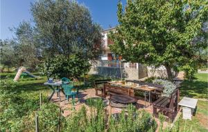 Zahrada ubytování Holiday Home Segotici Iii