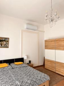 Ένα ή περισσότερα κρεβάτια σε δωμάτιο στο Koren Villa Akasztó