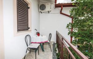 Balkón alebo terasa v ubytovaní Beautiful Apartment In Starigrad