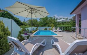 Bazén v ubytování Holiday Home Presika Cr nebo v jeho okolí