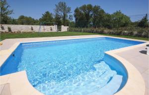 Bazén v ubytovaní Holiday Home Mali Vareski Iii alebo v jeho blízkosti