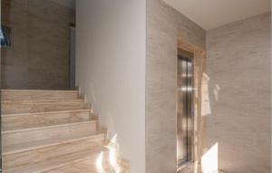 Galería fotográfica de Cozy Apartment In Tucepi en Tučepi 14 fotos más