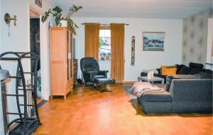 Istumisnurk majutusasutuses Cozy Home In Simrishamn With Wifi