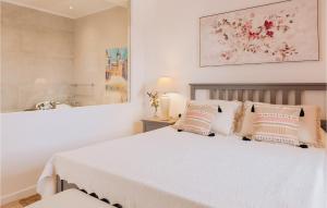 Ein Bett oder Betten in einem Zimmer der Unterkunft Villa Mediterranean Estate
