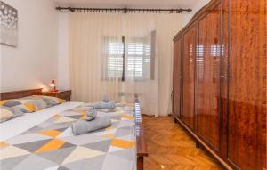 Posteľ alebo postele v izbe v ubytovaní Awesome Apartment In Pasman