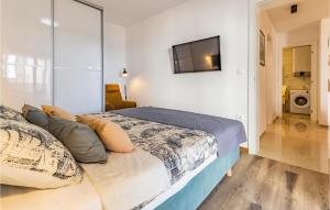 Posteľ alebo postele v izbe v ubytovaní 2 Bedroom Gorgeous Apartment In Banjole