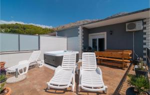 Fotografie z fotogalerie ubytování Sea View Jacuzzi Apartment An v destinaci Podstrana