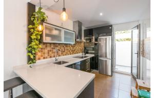 Η κουζίνα ή μικρή κουζίνα στο Gorgeous Home In Conil De La Frontera