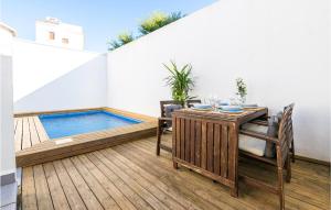 Πισίνα στο ή κοντά στο Gorgeous Home In Conil De La Frontera +25 φωτογραφίες