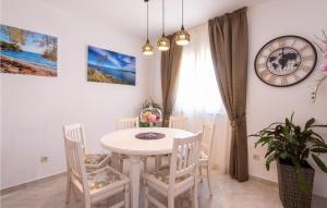 Posedenie v ubytovaní 3 Bedroom Nice Home In Orebic