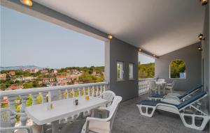 Balkón nebo terasa v ubytování Gorgeous Apartment In Supetar-Splitska + 19 fotografií