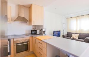 Η κουζίνα ή μικρή κουζίνα στο Amazing Apartment In Alhama De Murcia