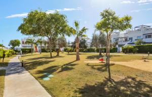 Κήπος έξω από το Amazing Apartment In Alhama De Murcia