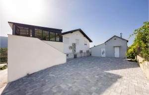 an image of a house with a driveway at Beautiful Home In Tugare in Tugare +43 photos