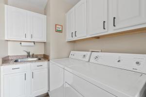 Η κουζίνα ή μικρή κουζίνα στο Tempe Retreat Sleeps 4 +20 φωτογραφίες