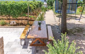 Zahrada ubytování Holiday Home Imotski With Outdoor Swimming Pool 320