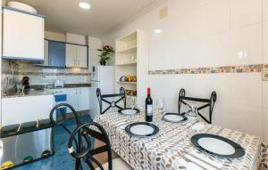 Η κουζίνα ή μικρή κουζίνα στο Awesome Apartment In Puente De Genave