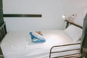 Postel nebo postele na pokoji v ubytování Chalok Hostel