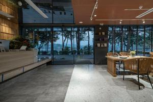 惠州西湖爱树·观湖书院民宿餐厅或其他用餐的地方