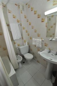A bathroom at Hostal Goyma I Még 35 kép