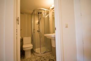 Koupelna v ubytování Nogalera Boutique Apartment + 9 fotografií