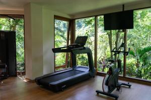 Fitness centrum a/nebo fitness zařízení v ubytování Adiwana Unagi Suites