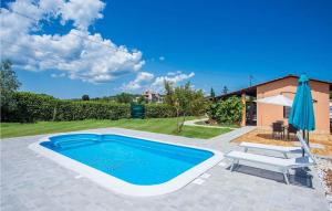 Bassein majutusasutuses Casa Luka Vareski või selle lähedal