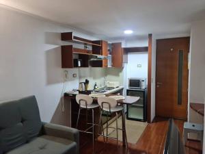 Imagen de la galería de Tu Hogar en la Ciudad Compras Diversión Comodidad, en Santiago