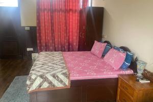 Imagen de la galería de Villa with tropical garden, en Chandīgarh