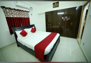 Postel nebo postele na pokoji v ubytování Tirupati SVP Homestay, luxury AC 2BHK flats, free Wifi ,TV, Kitchen, near to Alipiri Fly over & Highway,free AC Cab pickup from Tirupati railway station, Airport