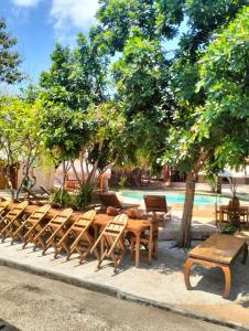 Κήπος έξω από το Jati Village, Party Hostel and Bungalows