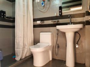 Φωτογραφία από το άλμπουμ του Alooma Cafe and Homestay σε Bashist +28 φωτογραφίες